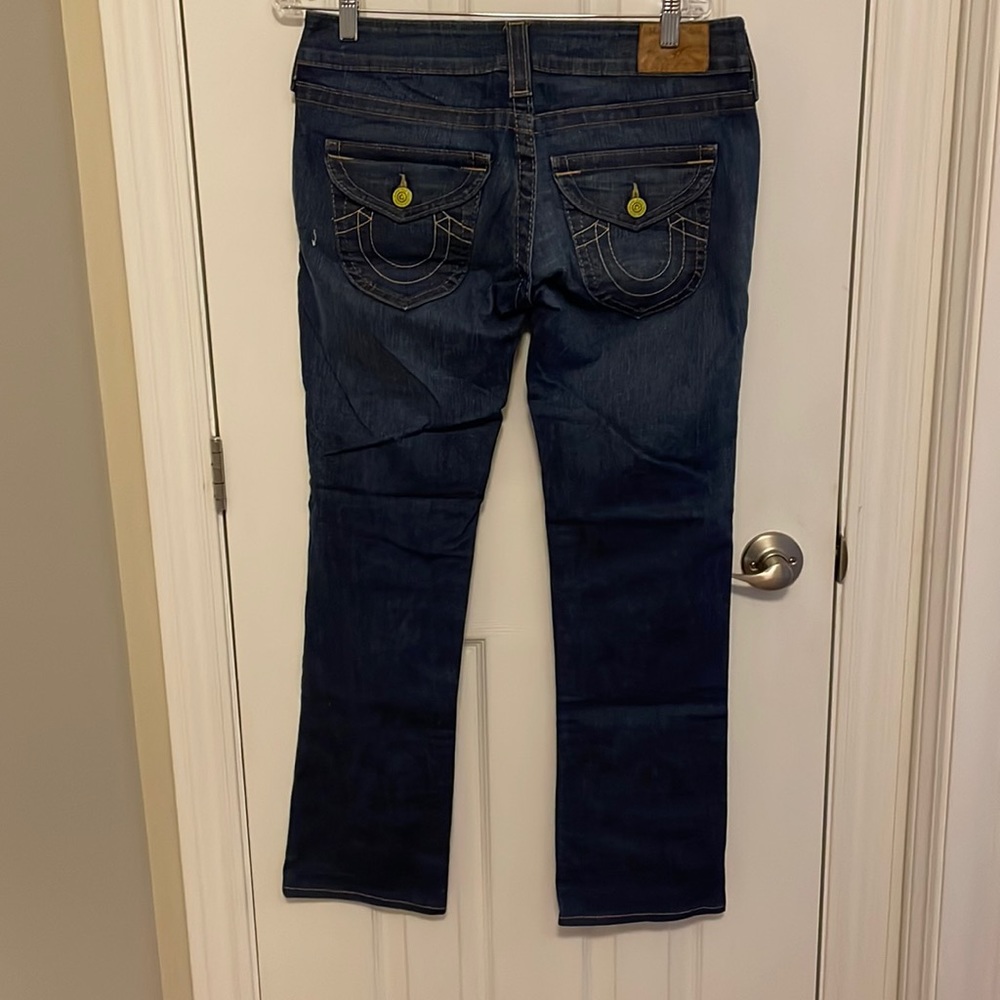 True Religion. Ladies straight leg jean. Stretch.